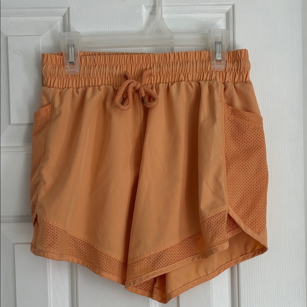 Women's Athletic Mesh Shorts in Peach